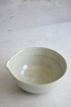 Spouted Matcha Bowl (Katakuchi)