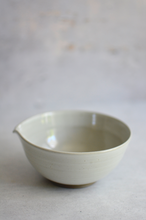 Spouted Matcha Bowl (Katakuchi)